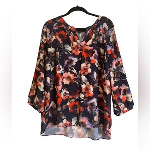 Beautiful floral WILLI SMITH top!